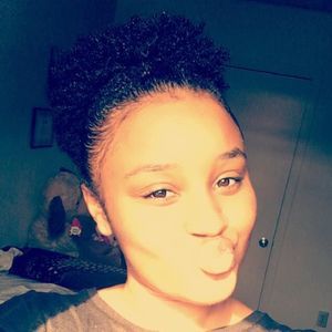 Meet your Posher, Alexis